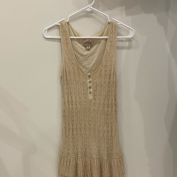 Tan lace dress - Picture 1 of 4